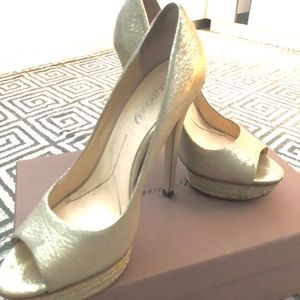 Boutique 9 high golden heels